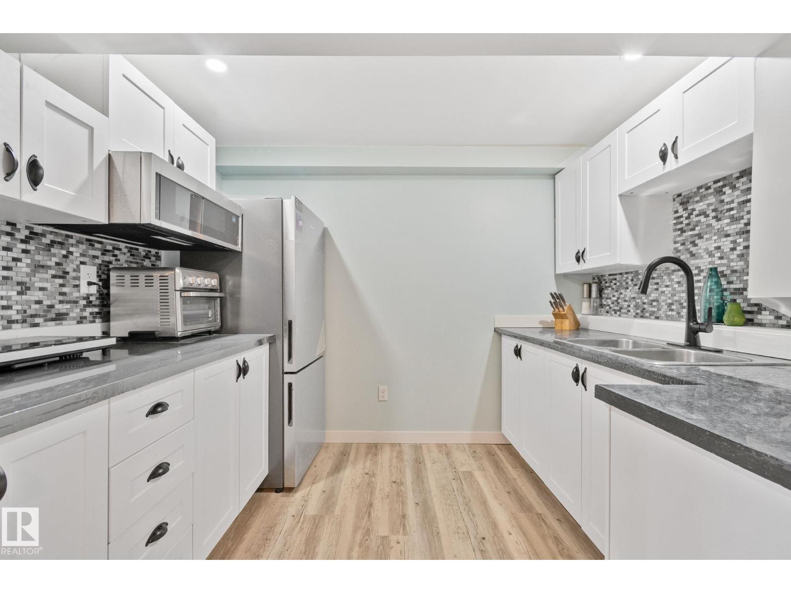 703 GRANDIN DR - 39