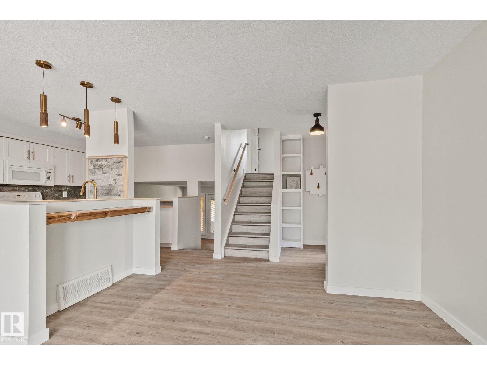 703 GRANDIN DR - 6