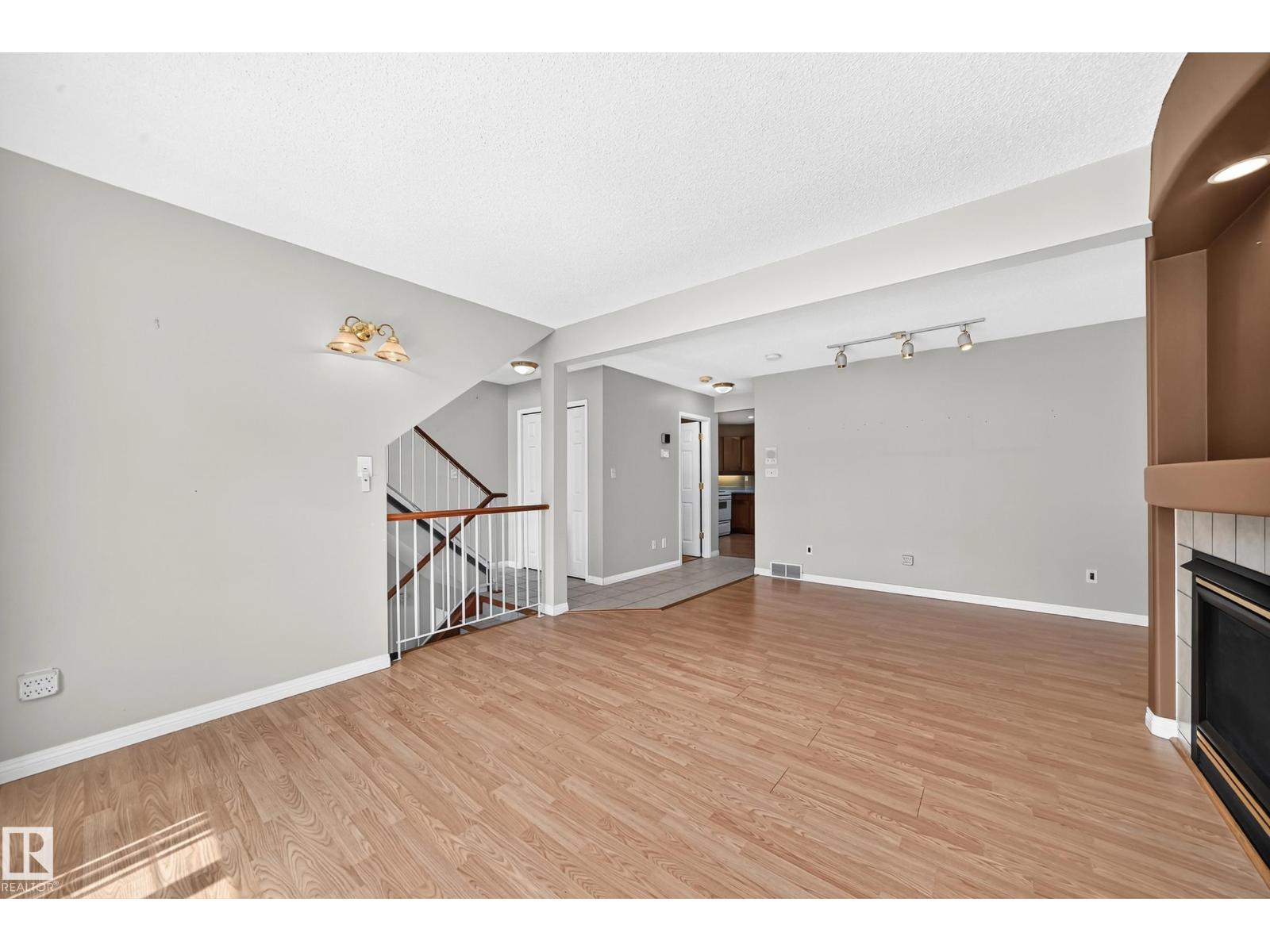 #51 9630 176 ST NW - 10