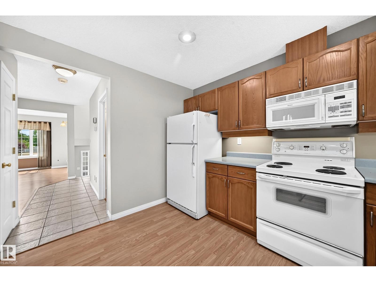 #51 9630 176 ST NW - 11