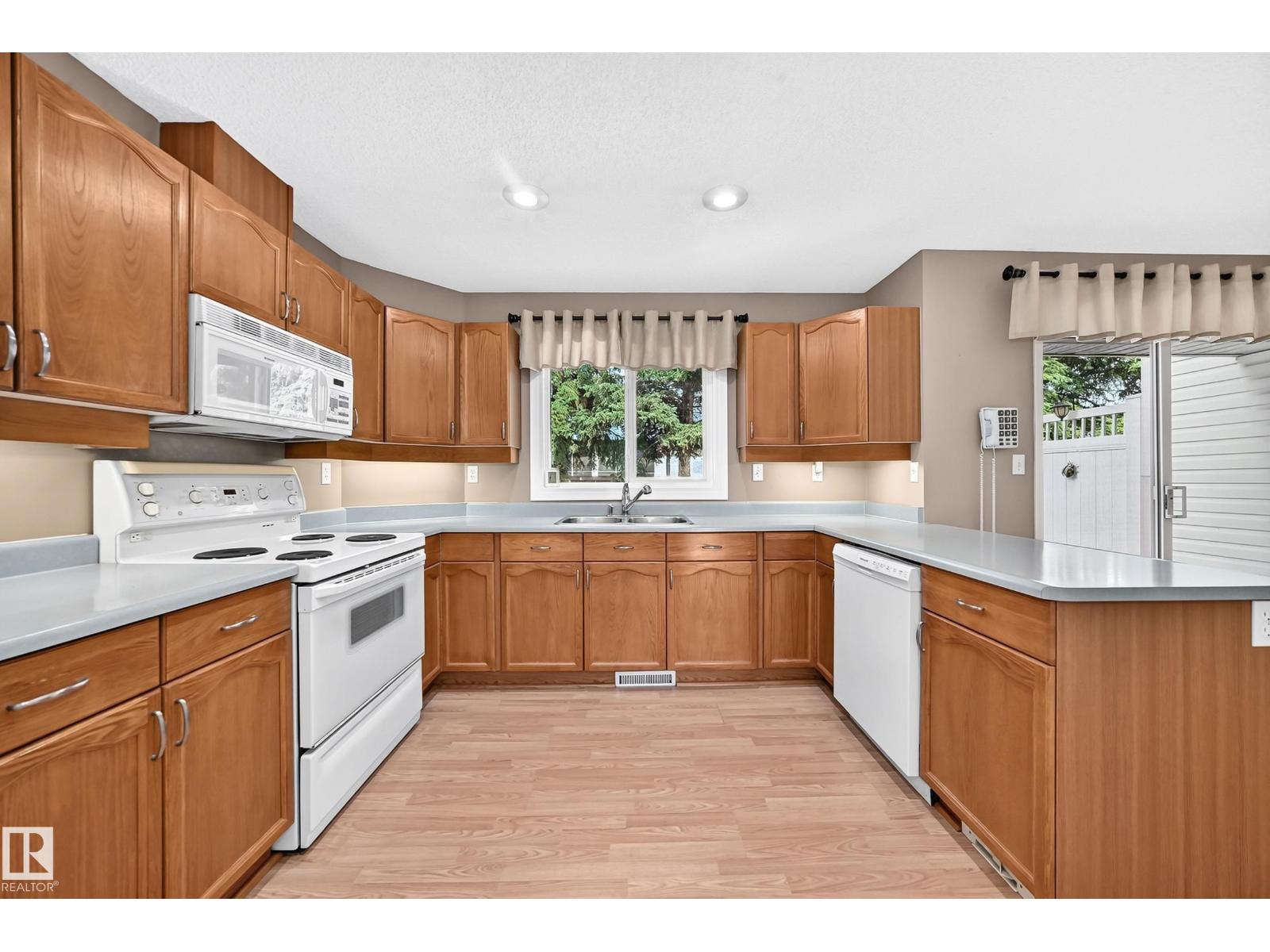#51 9630 176 ST NW - 12