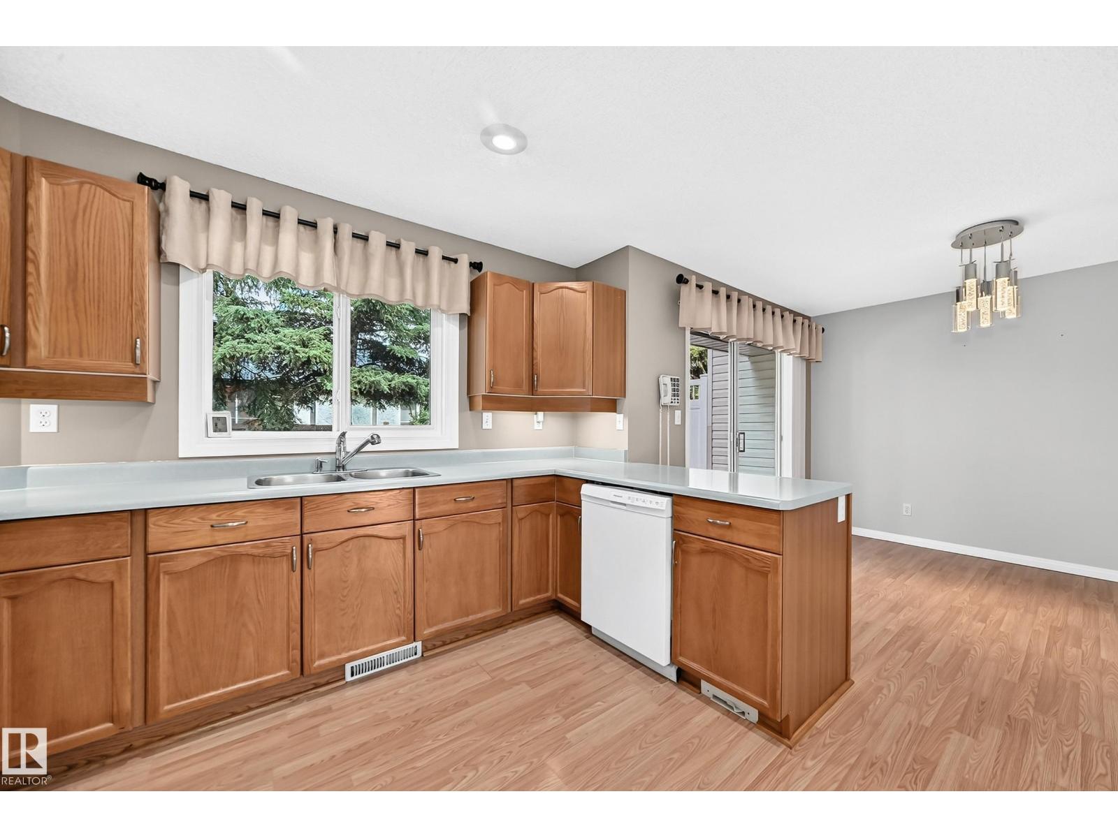 #51 9630 176 ST NW - 14