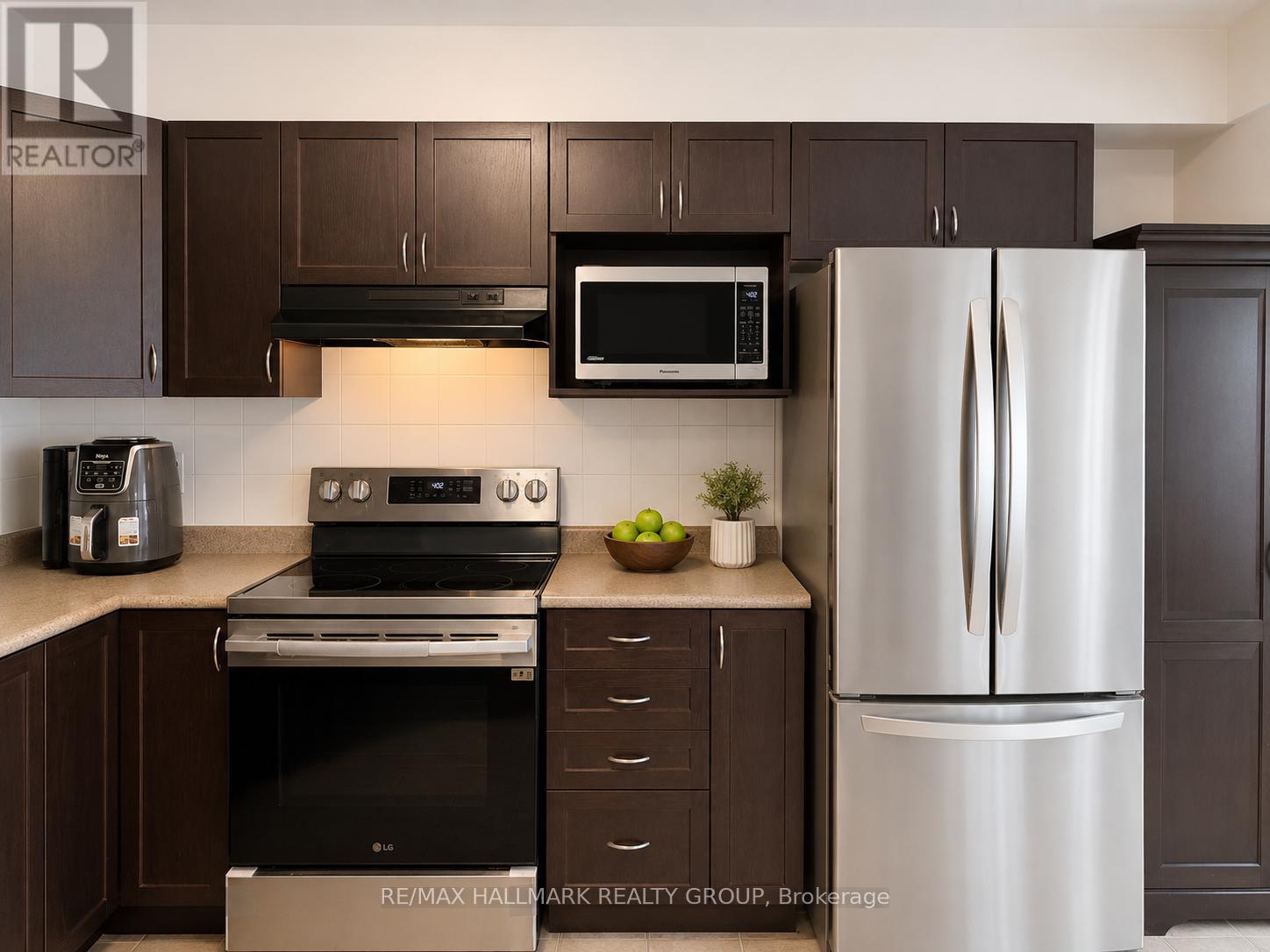 3 Bed, 2 Bath House for Rent in Ottawa – 304 APPLECROSS CRESCENT, Ottawa – MLS# X13527576 - Image 8