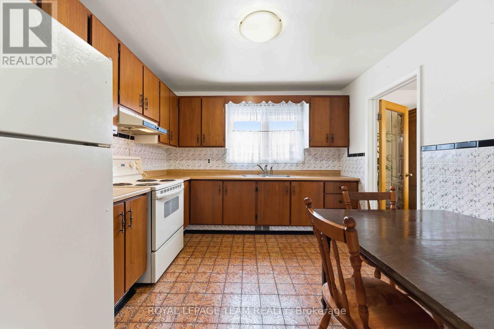 1197 MAITLAND AVENUE - 13