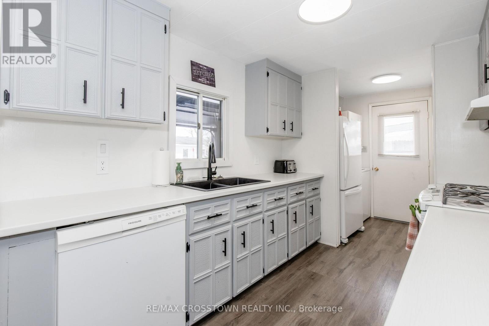 3 FAIRBIRCH COURT - 12