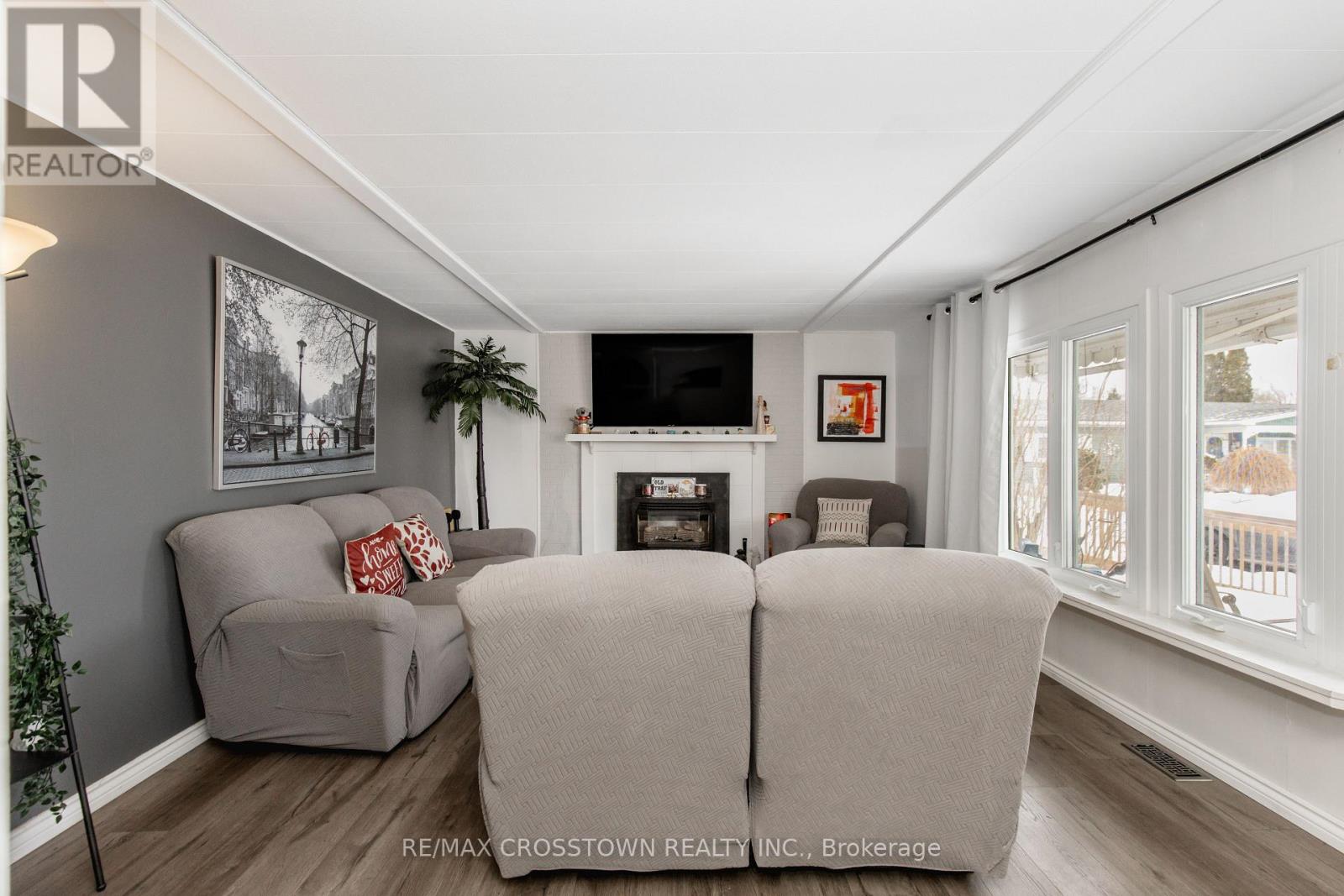 3 FAIRBIRCH COURT - 4