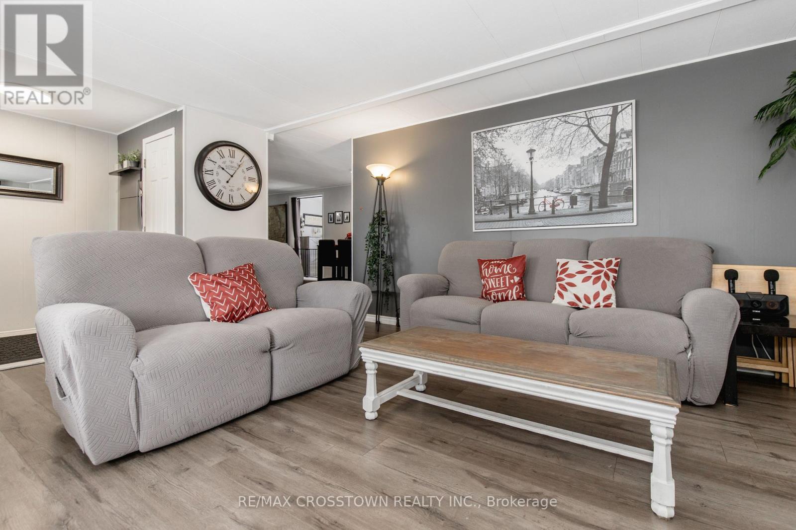 3 FAIRBIRCH COURT - 7