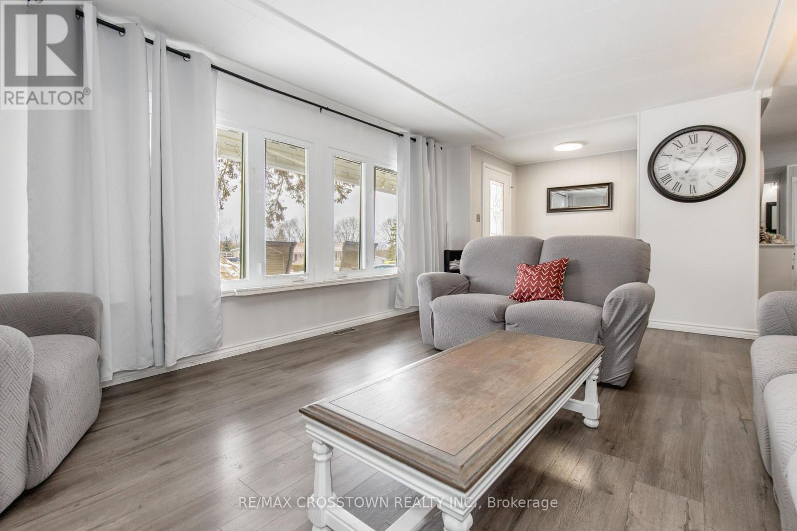 3 FAIRBIRCH COURT - 9