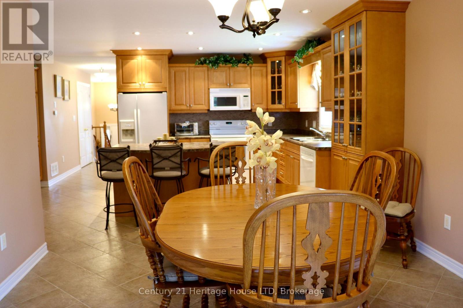 8292 FEREN DRIVE S - 22