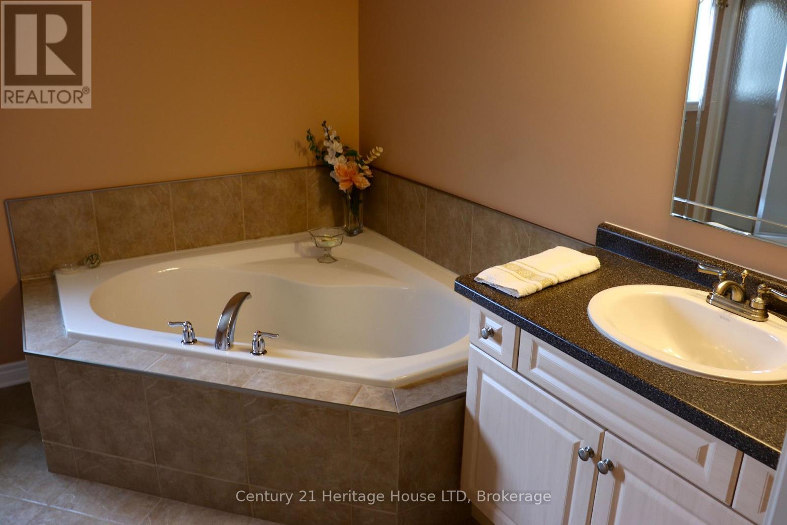 8292 FEREN DRIVE S - 31