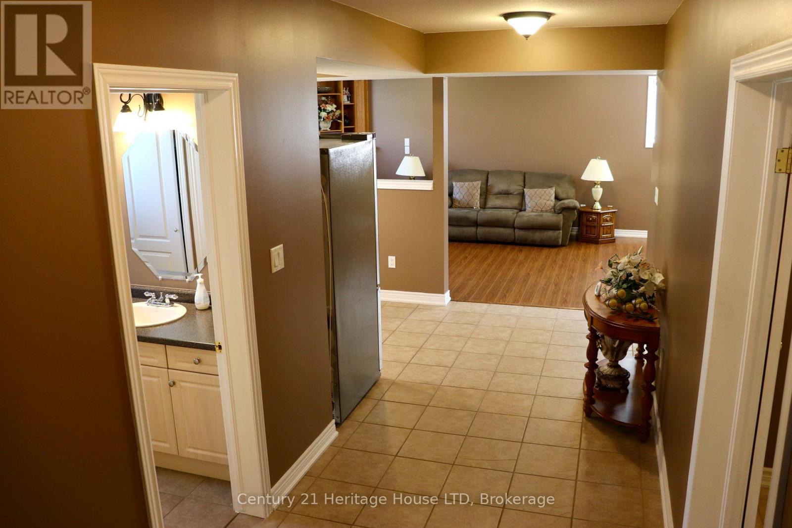 8292 FEREN DRIVE S - 33