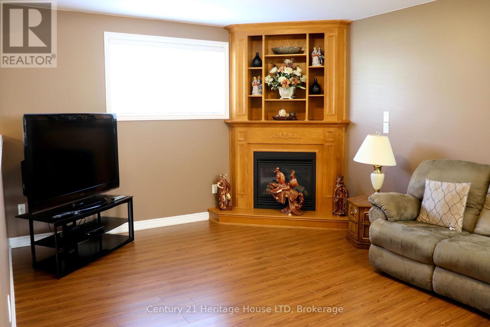 8292 FEREN DRIVE S - 34