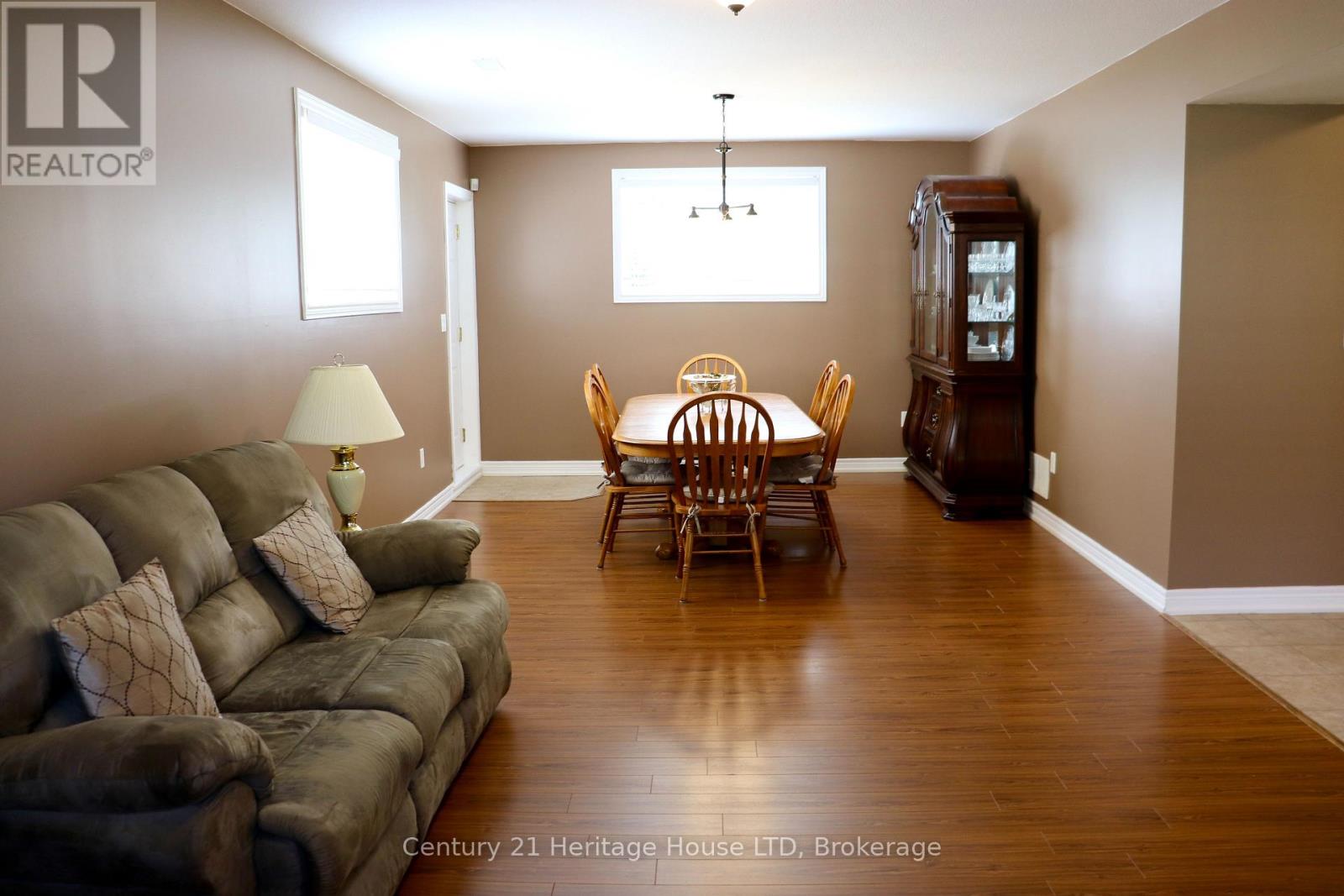 8292 FEREN DRIVE S - 35