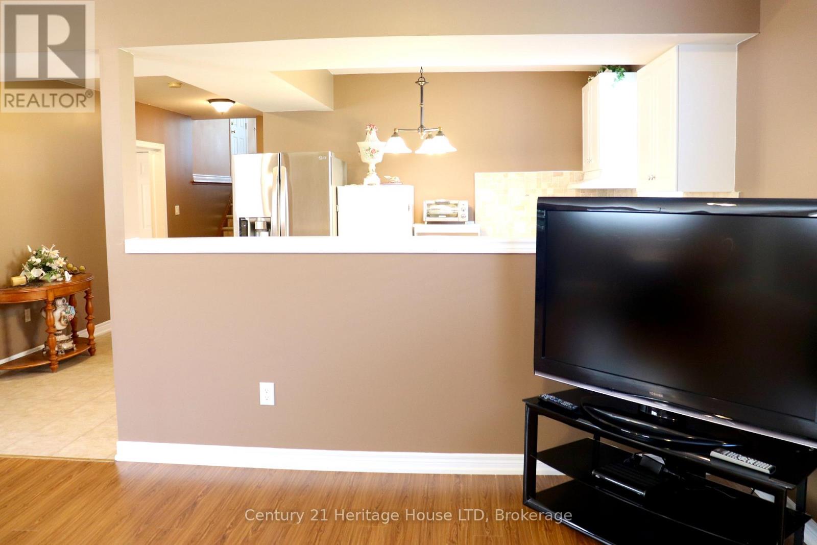 8292 FEREN DRIVE S - 37