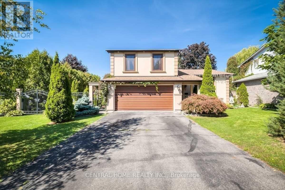 Listing photo of 18 MAYVERN CRESCENT