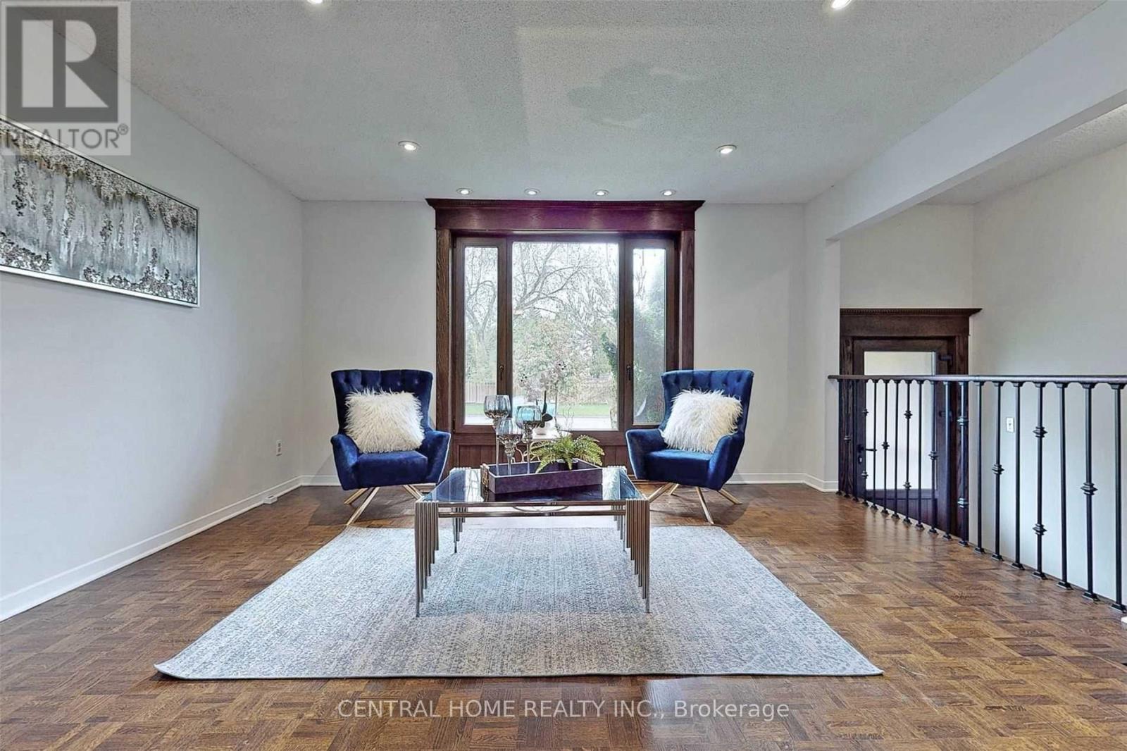 18 MAYVERN CRESCENT - 13
