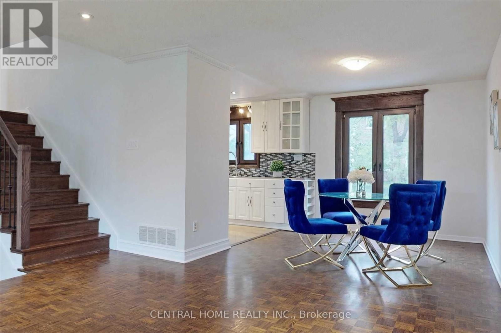 18 MAYVERN CRESCENT - 15