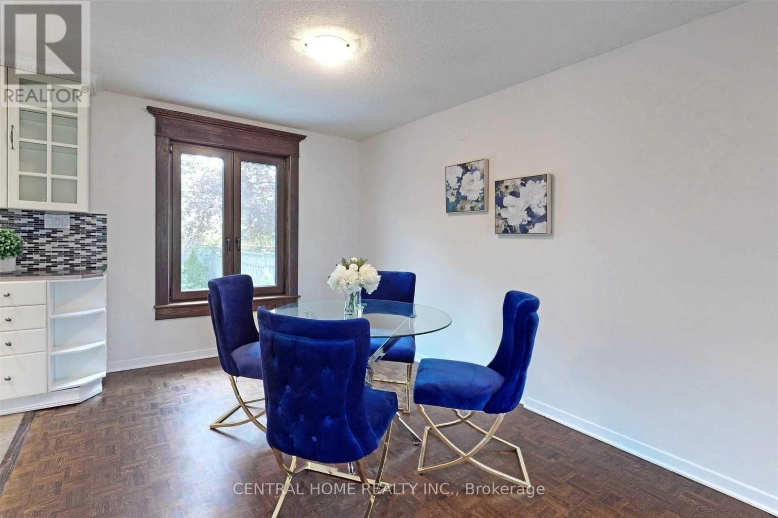 18 MAYVERN CRESCENT - 17