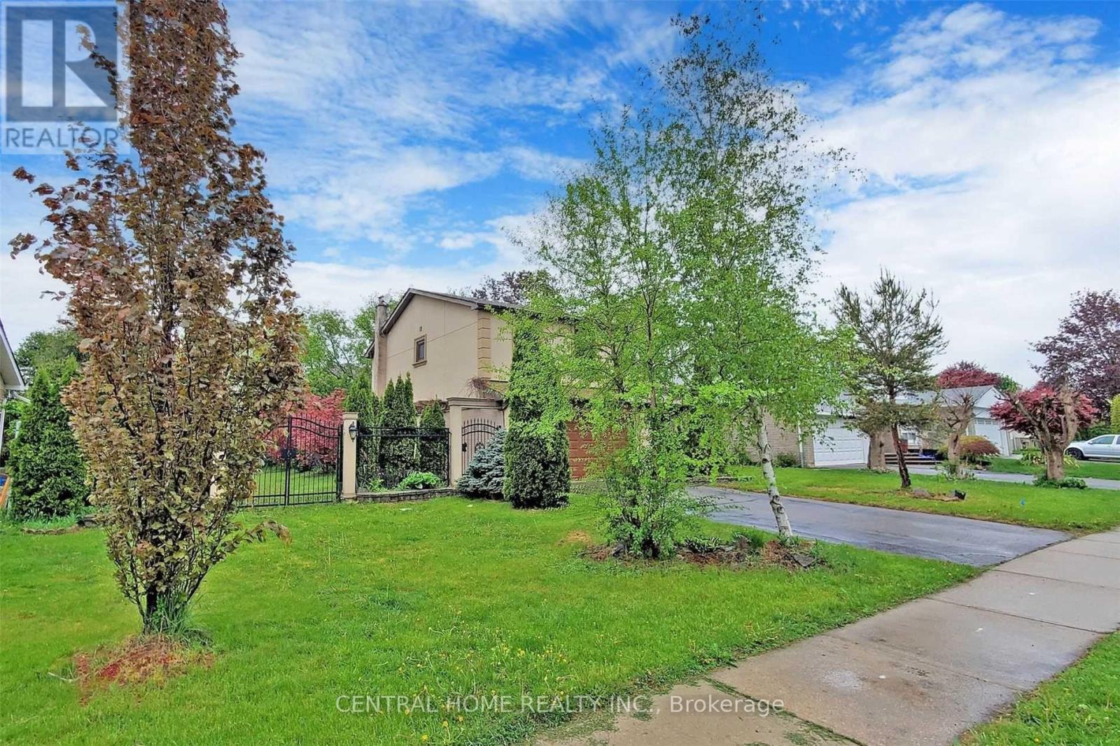 18 MAYVERN CRESCENT - 2