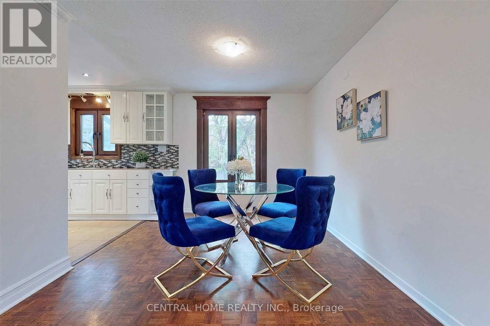 18 MAYVERN CRESCENT - 23