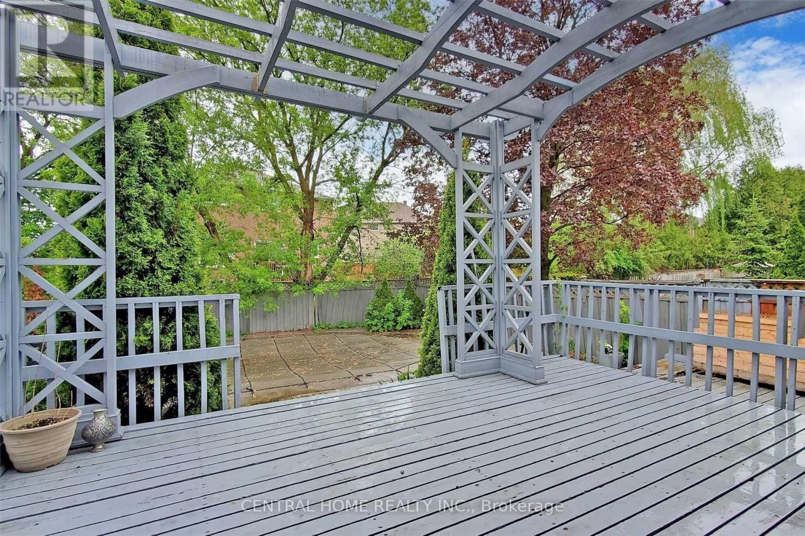 18 MAYVERN CRESCENT - 38