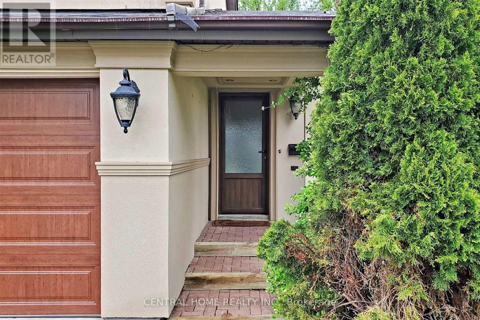 18 MAYVERN CRESCENT - 6