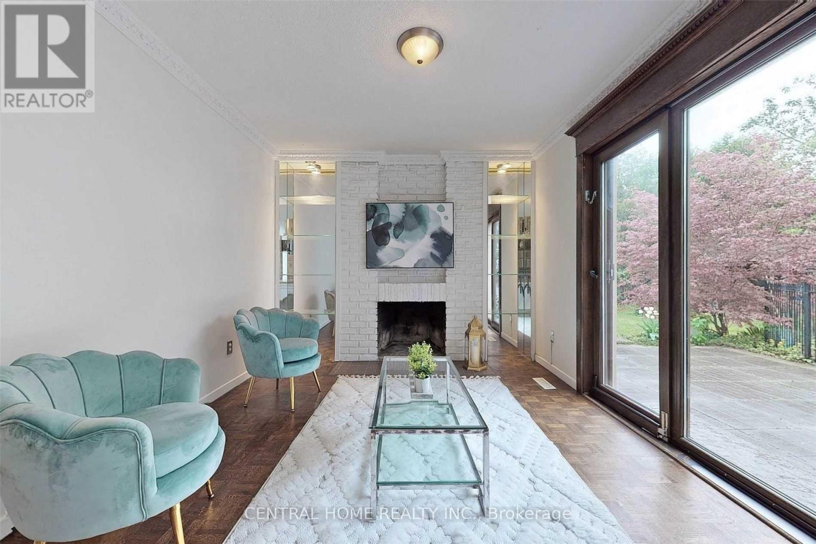 18 MAYVERN CRESCENT - 8