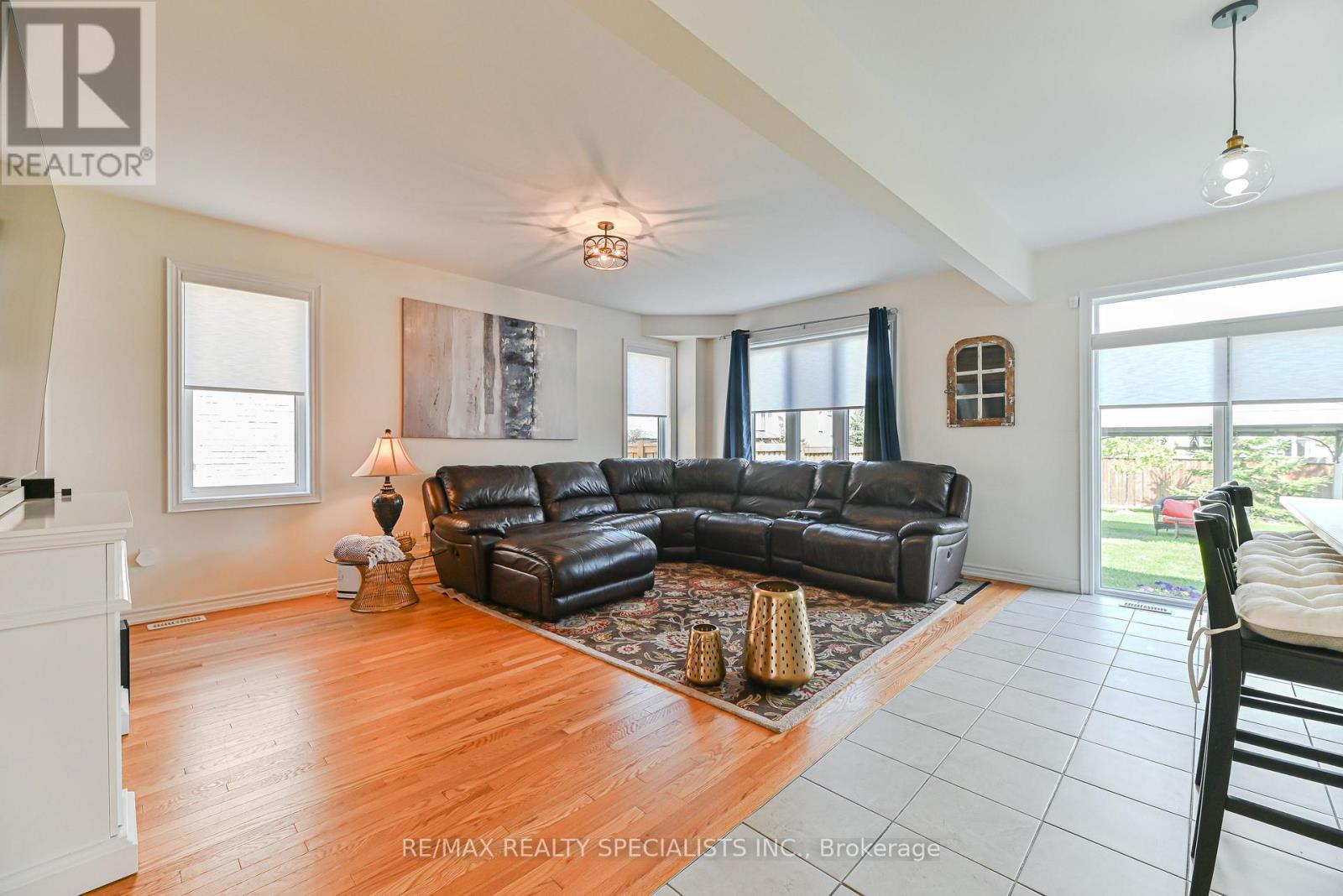 9 ACADEMY AVENUE - 10