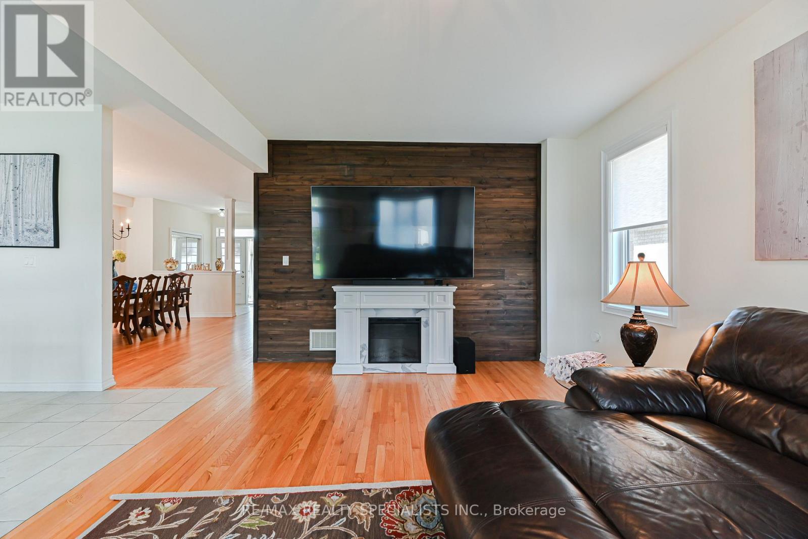 9 ACADEMY AVENUE - 12