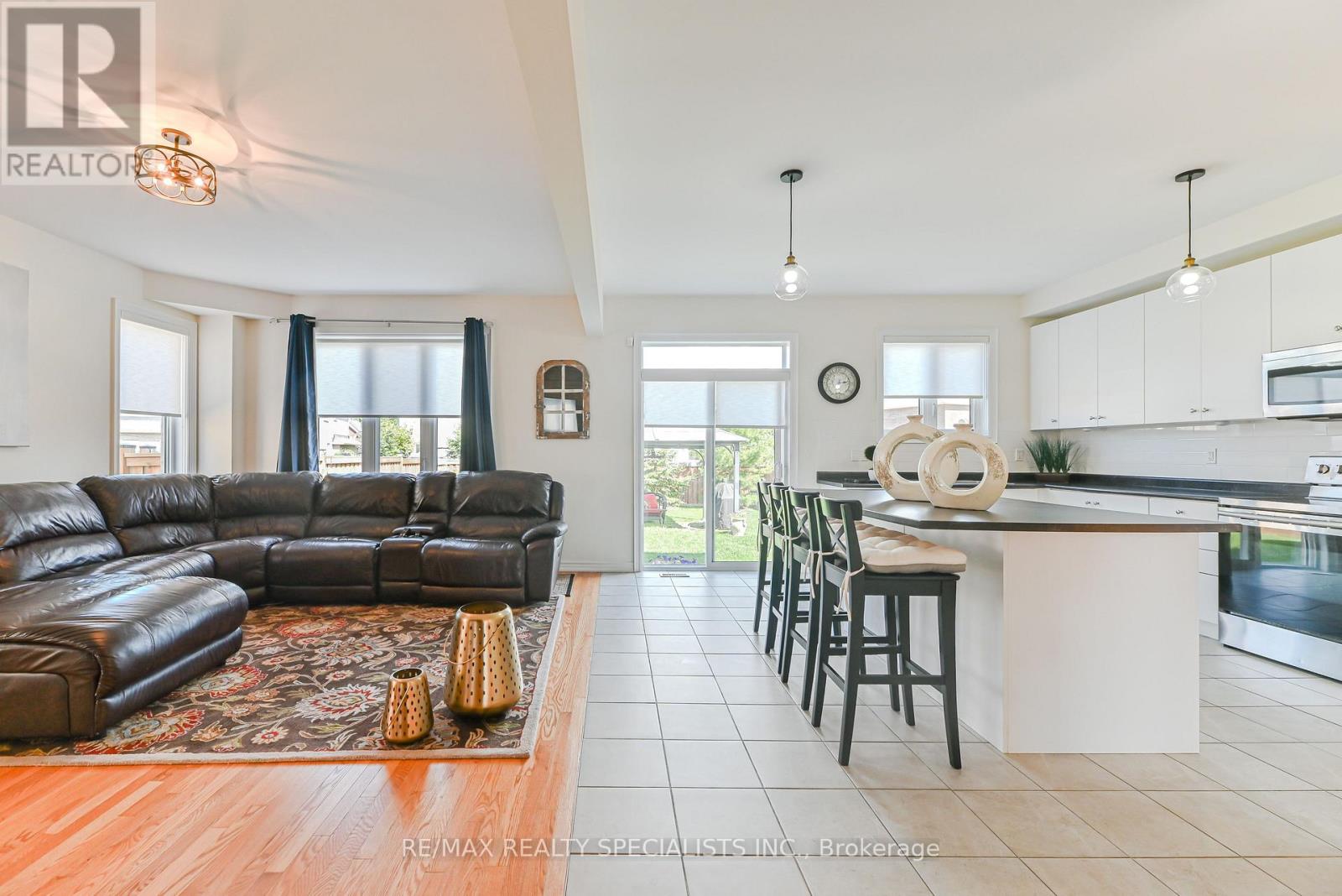 9 ACADEMY AVENUE - 9