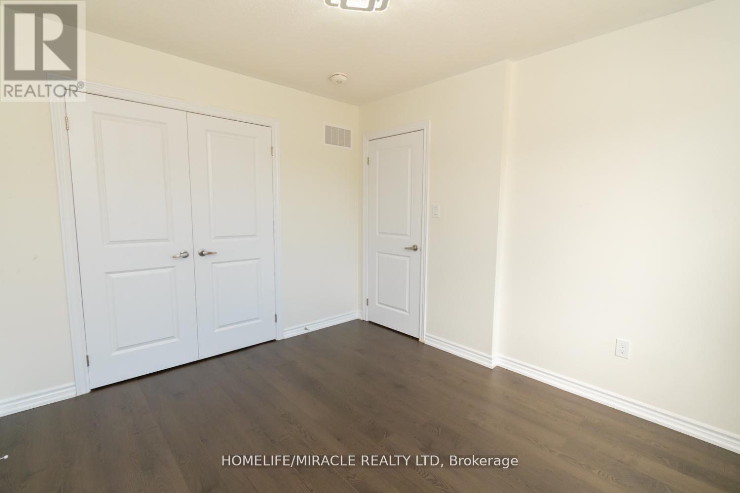 34 VALLEYBROOK ROAD - 32