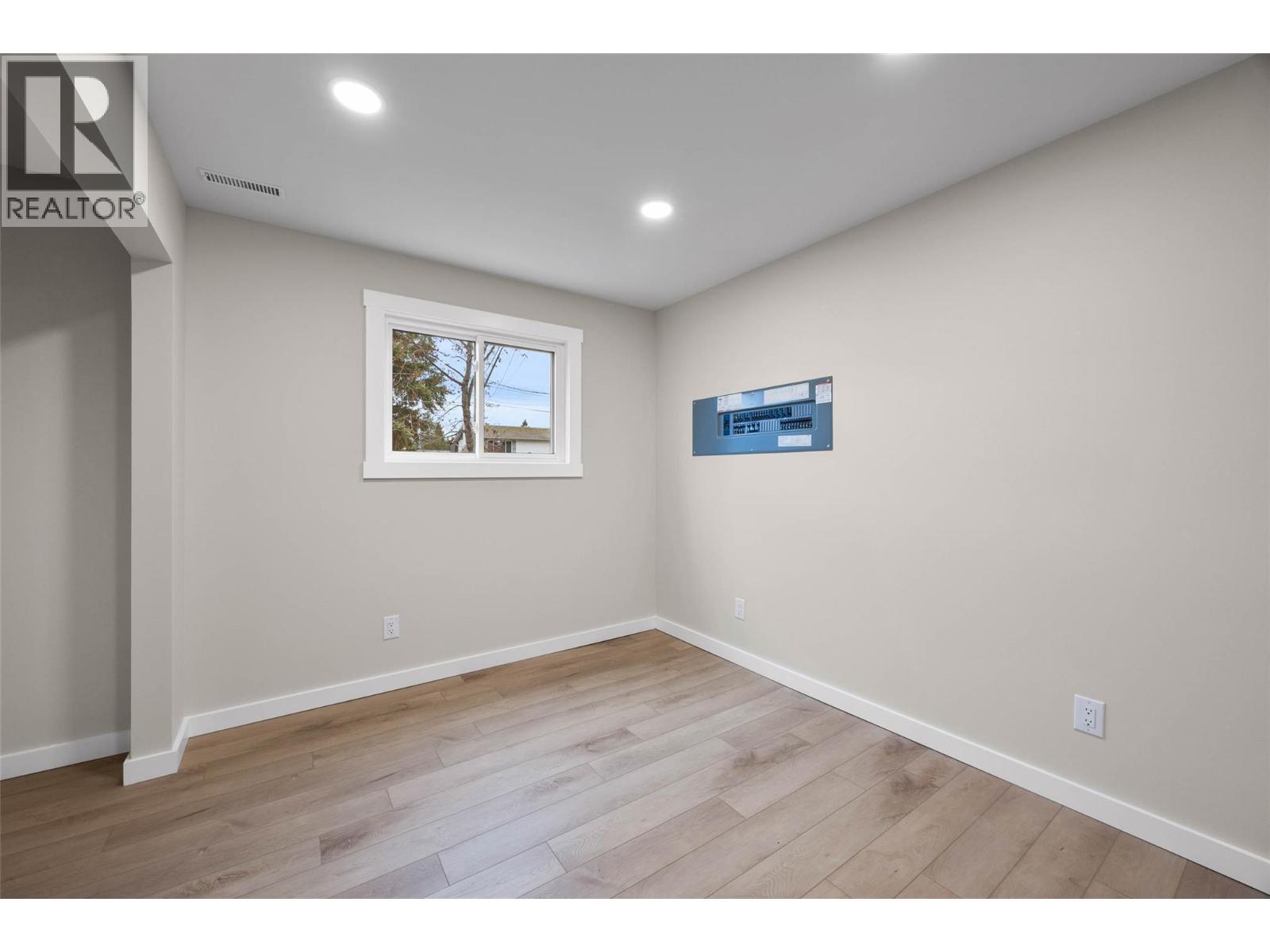 439 ORIOLE Way - 24