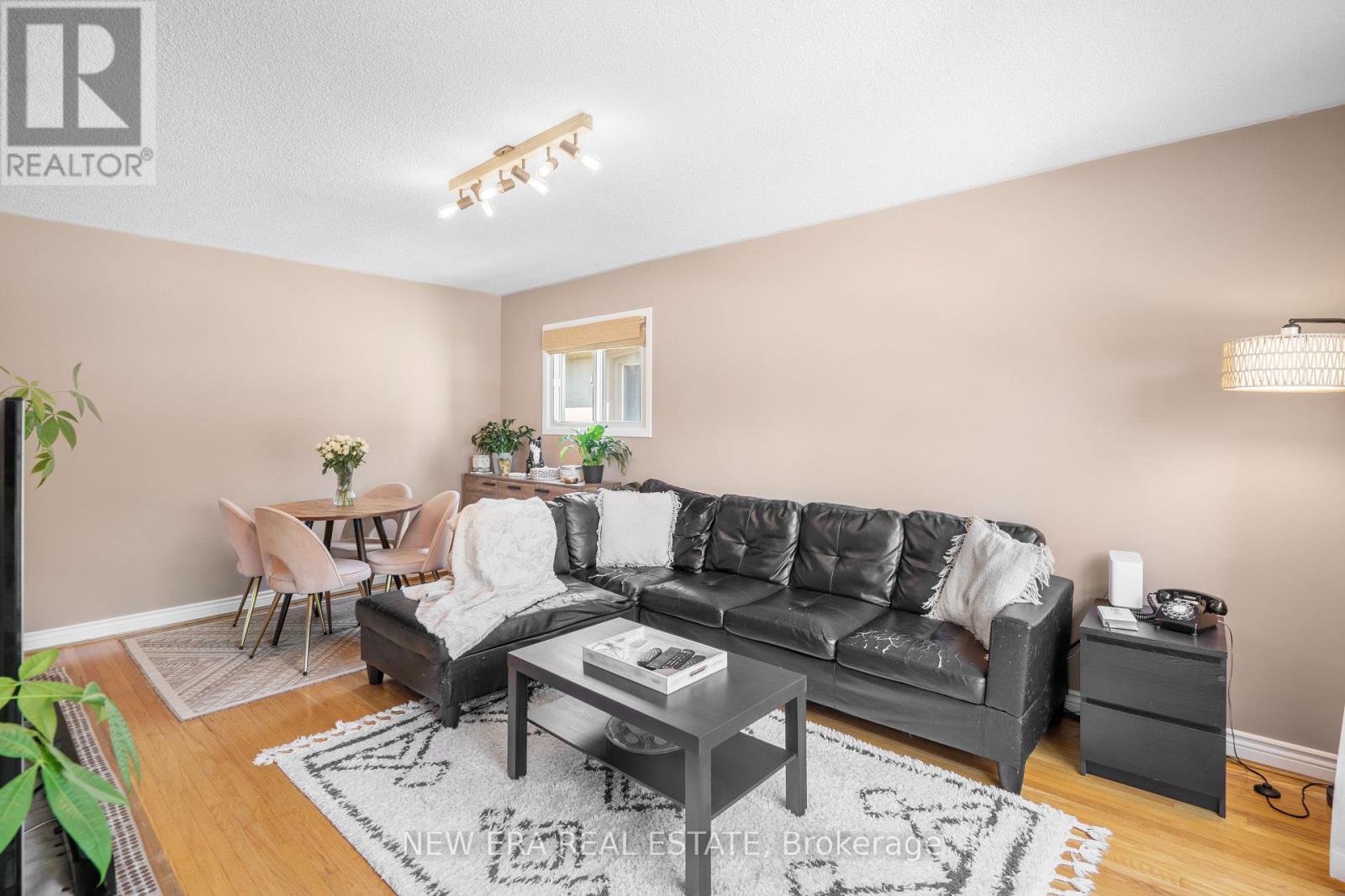 91 HADRIAN DRIVE - 10
