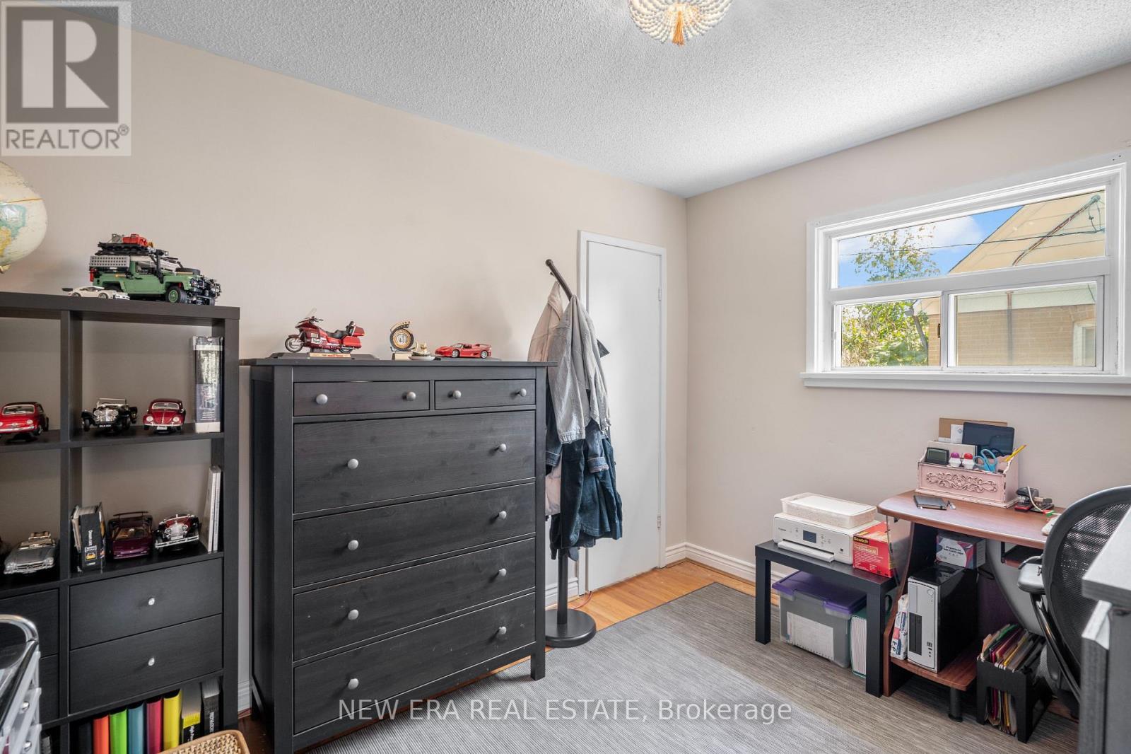 91 HADRIAN DRIVE - 17
