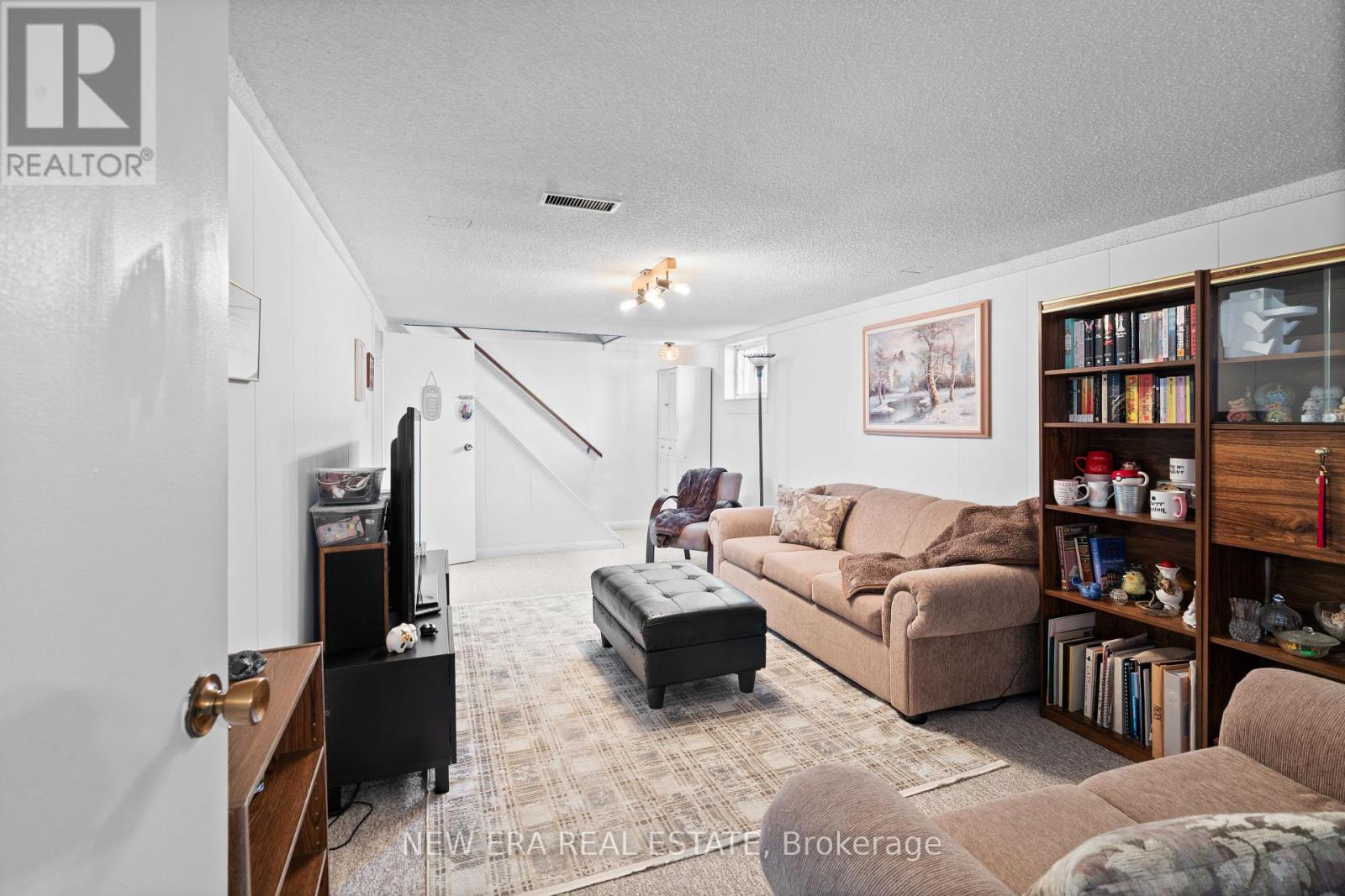 91 HADRIAN DRIVE - 20