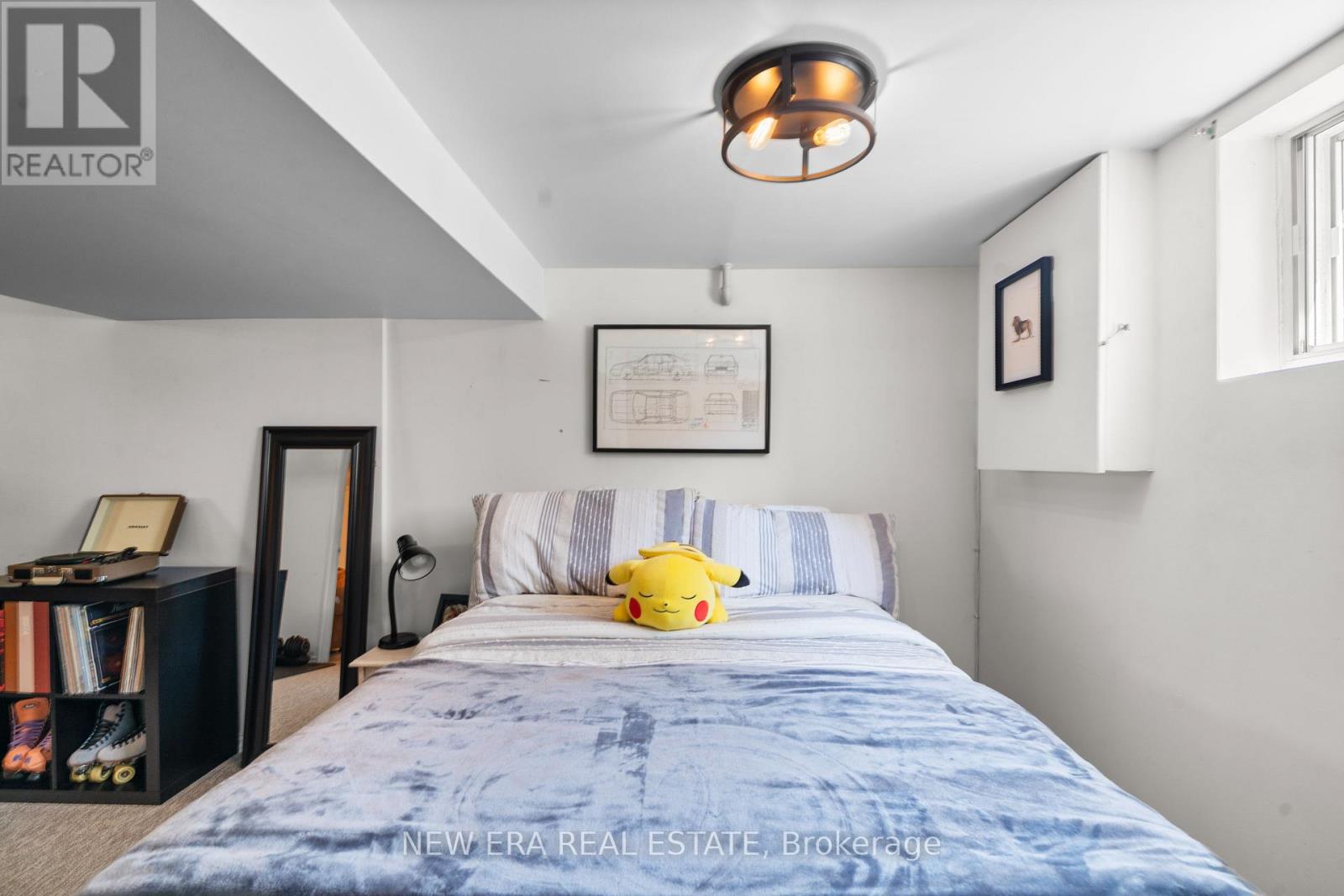 91 HADRIAN DRIVE - 22