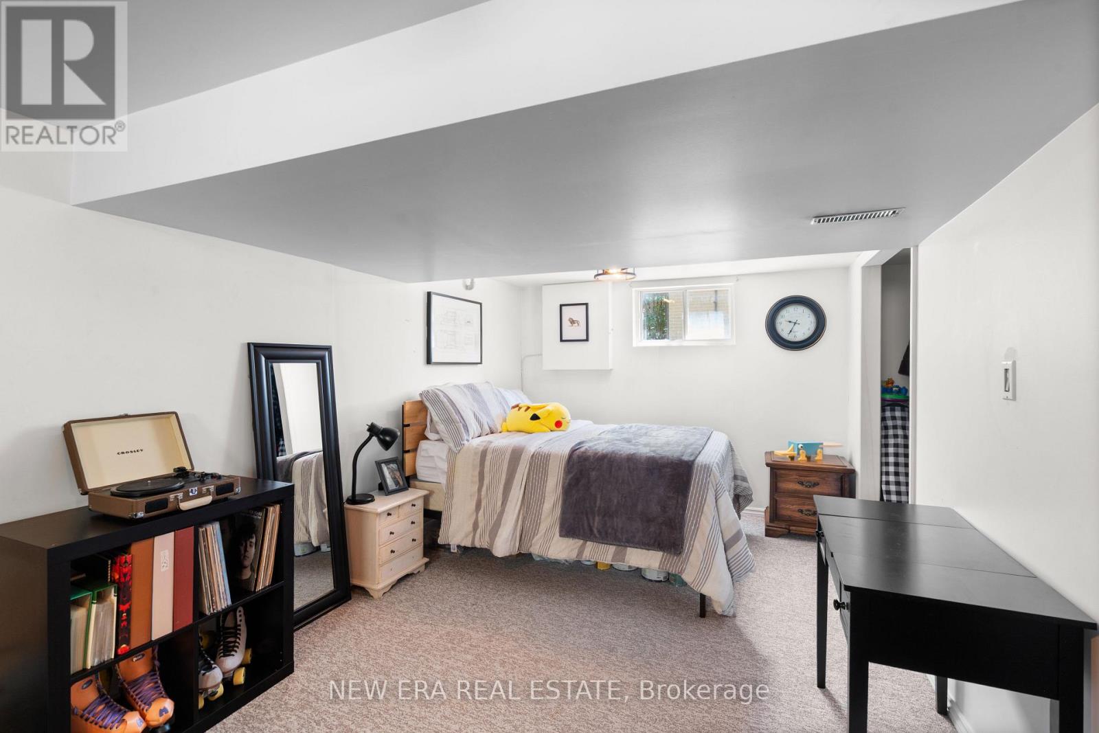 91 HADRIAN DRIVE - 23