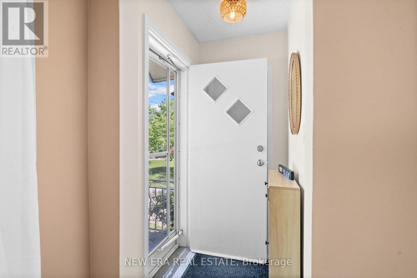 91 HADRIAN DRIVE - 29