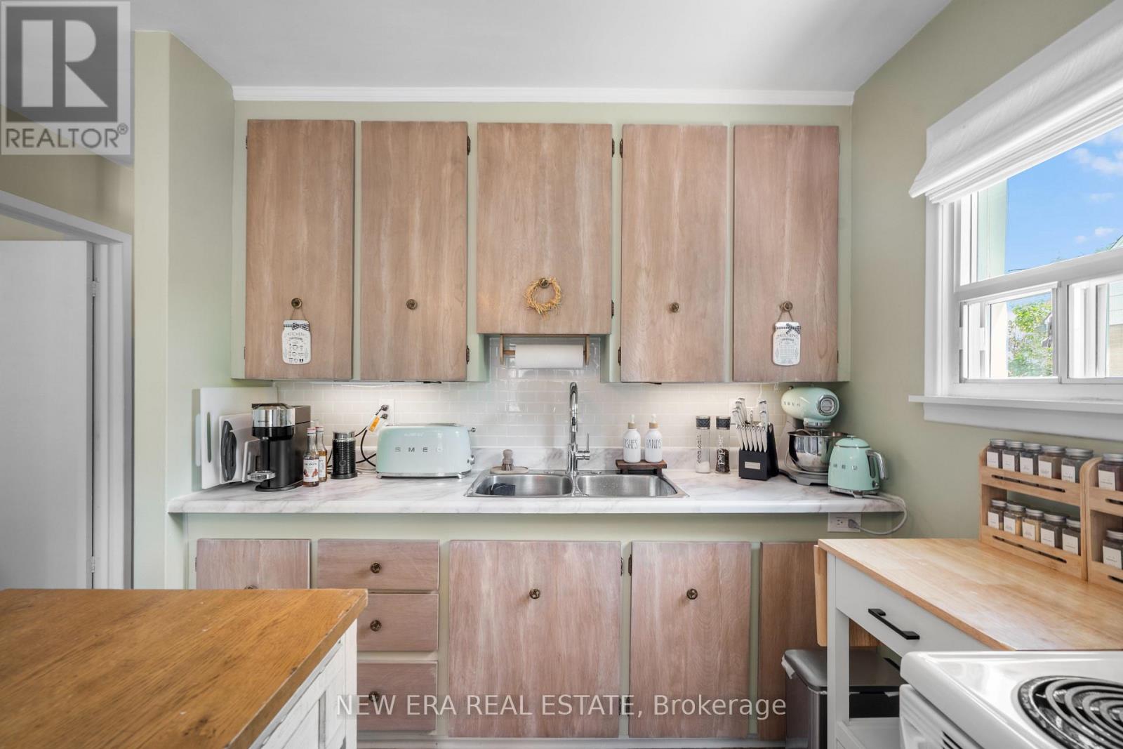 91 HADRIAN DRIVE - 3