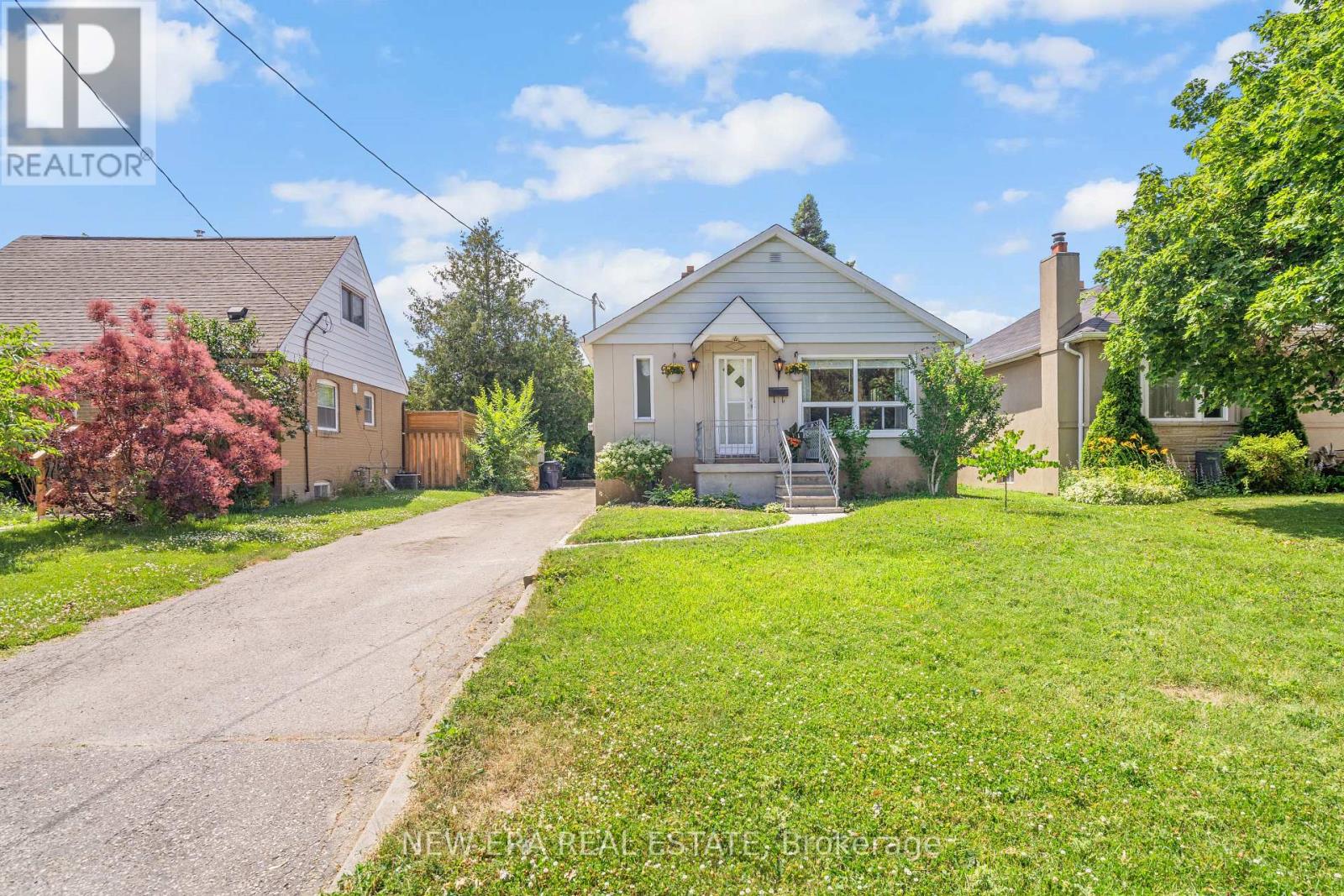91 HADRIAN DRIVE - 30