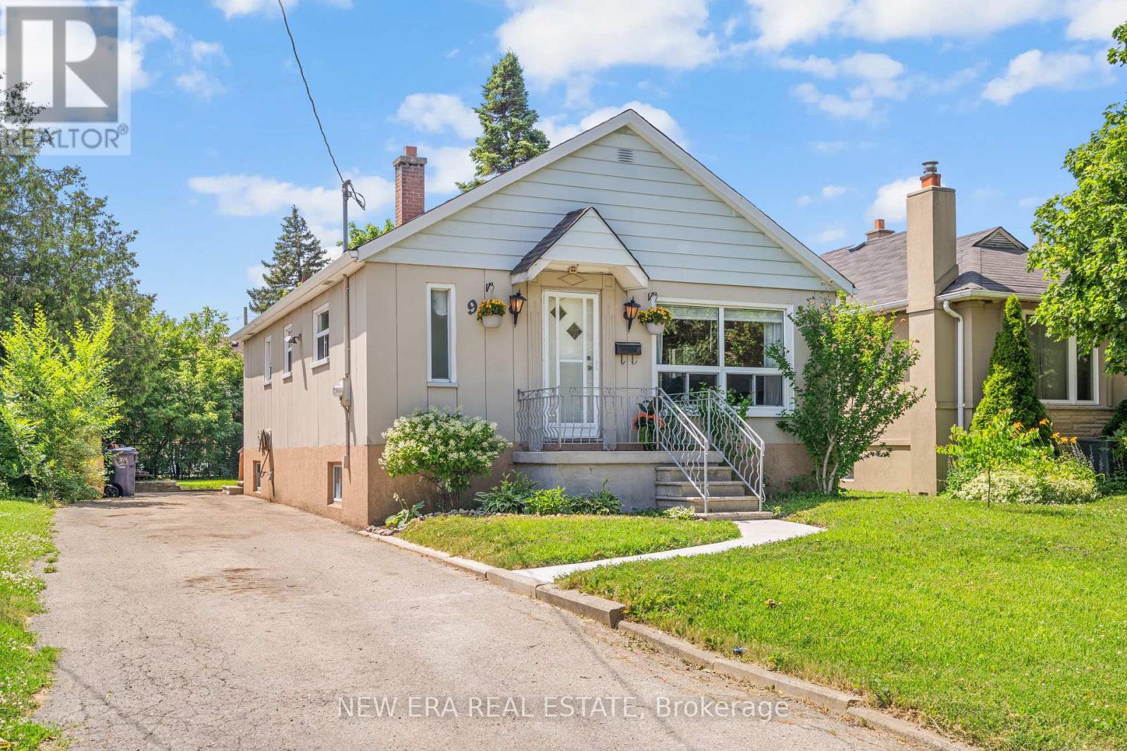 91 HADRIAN DRIVE - 31