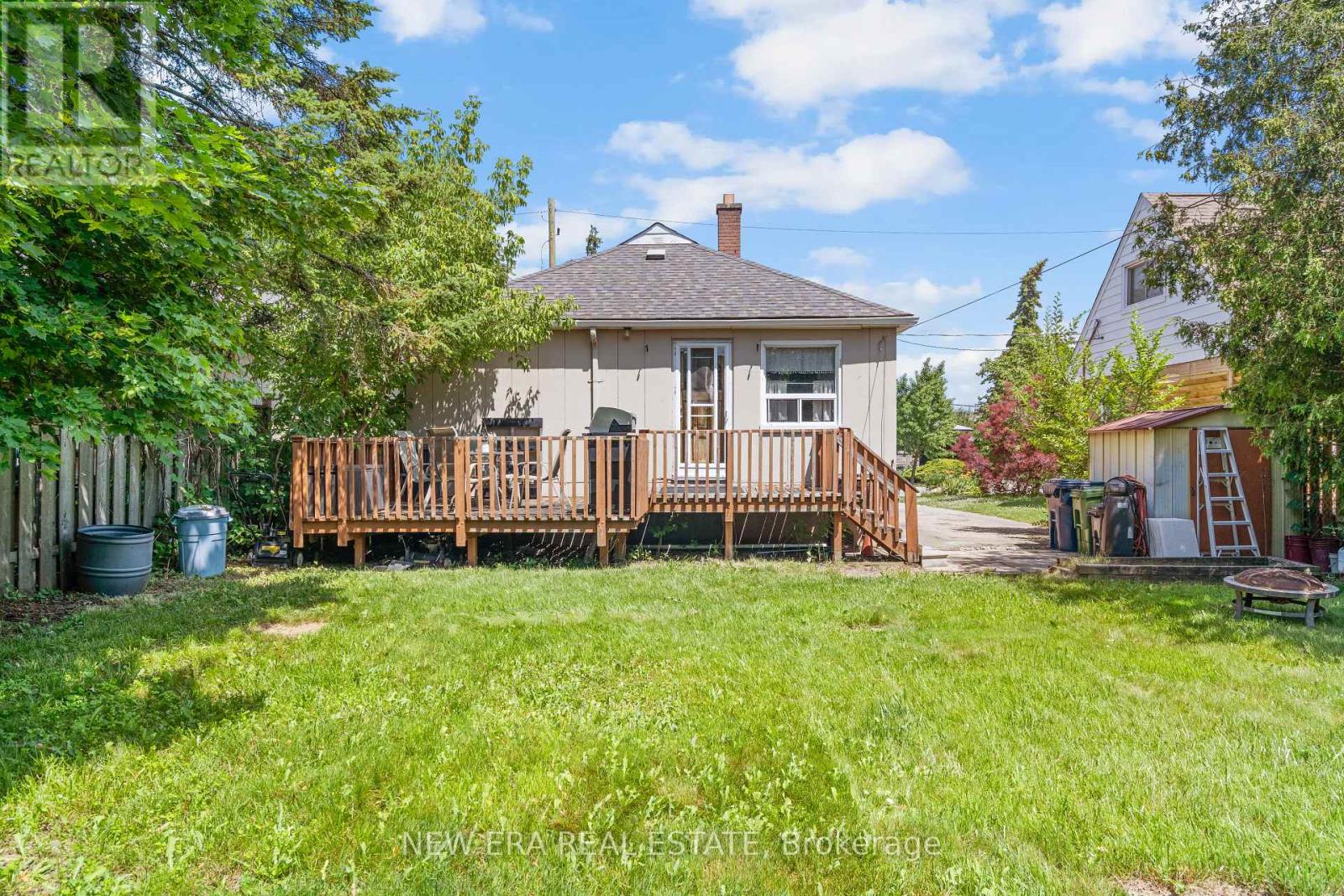 91 HADRIAN DRIVE - 33