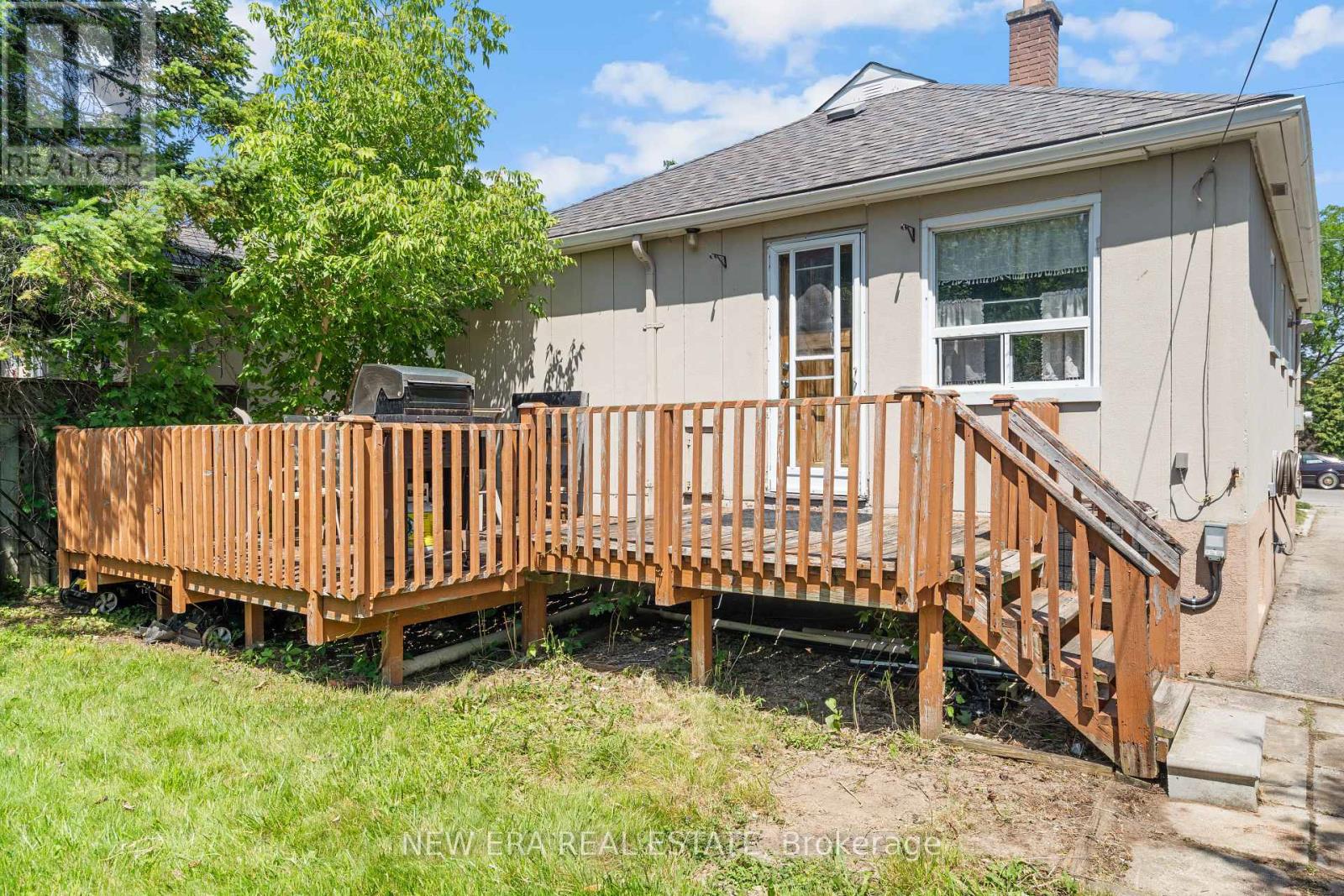 91 HADRIAN DRIVE - 34
