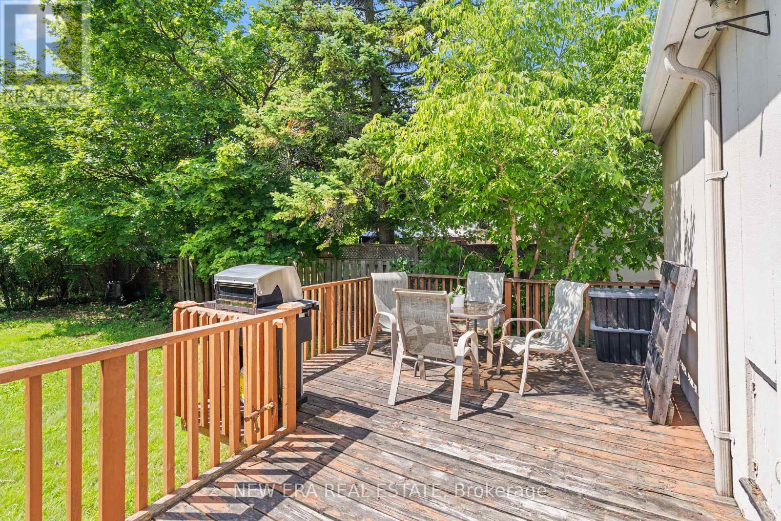 91 HADRIAN DRIVE - 35