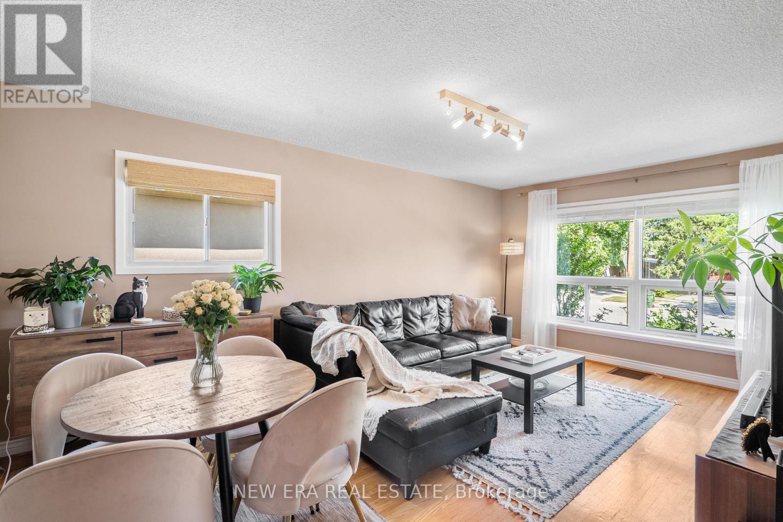 91 HADRIAN DRIVE - 9