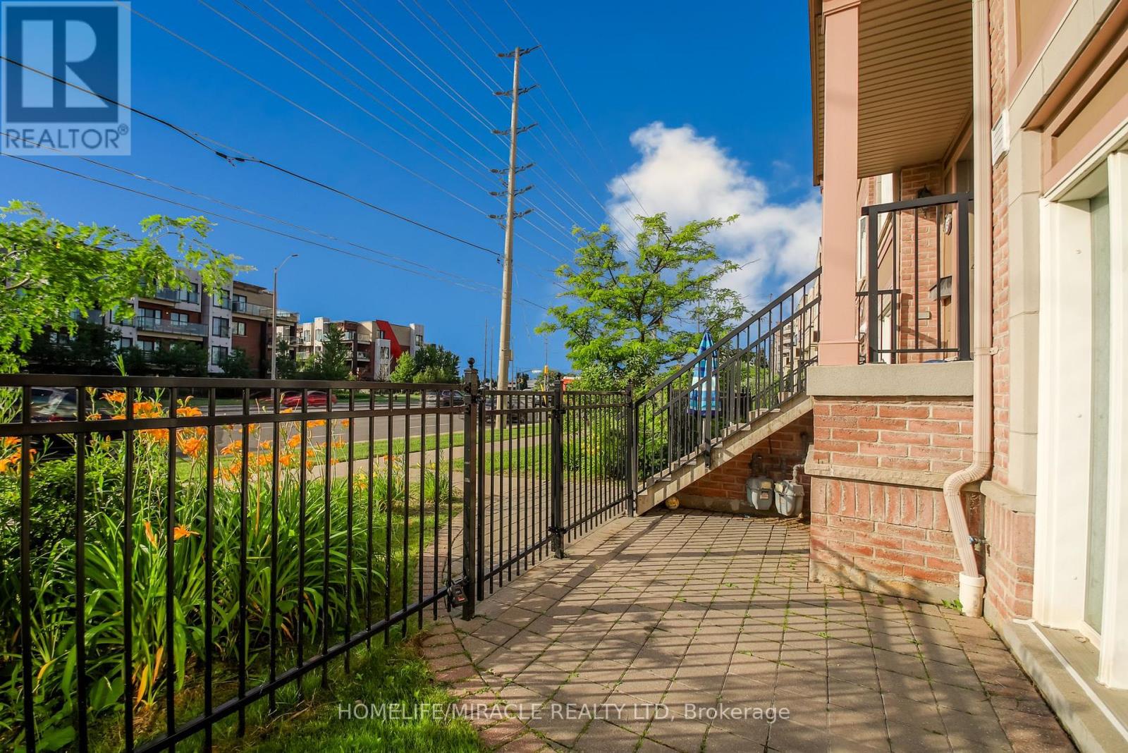 #62 3056 EGLINTON AVENUE W - 26