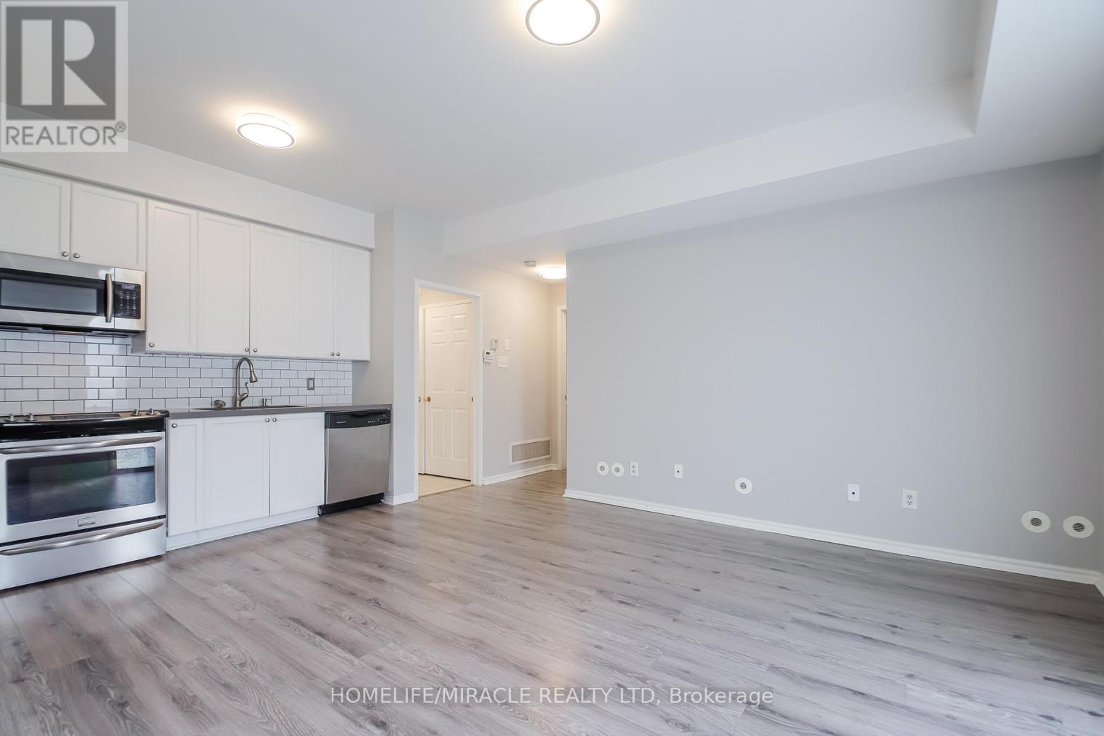 #62 3056 EGLINTON AVENUE W - 7
