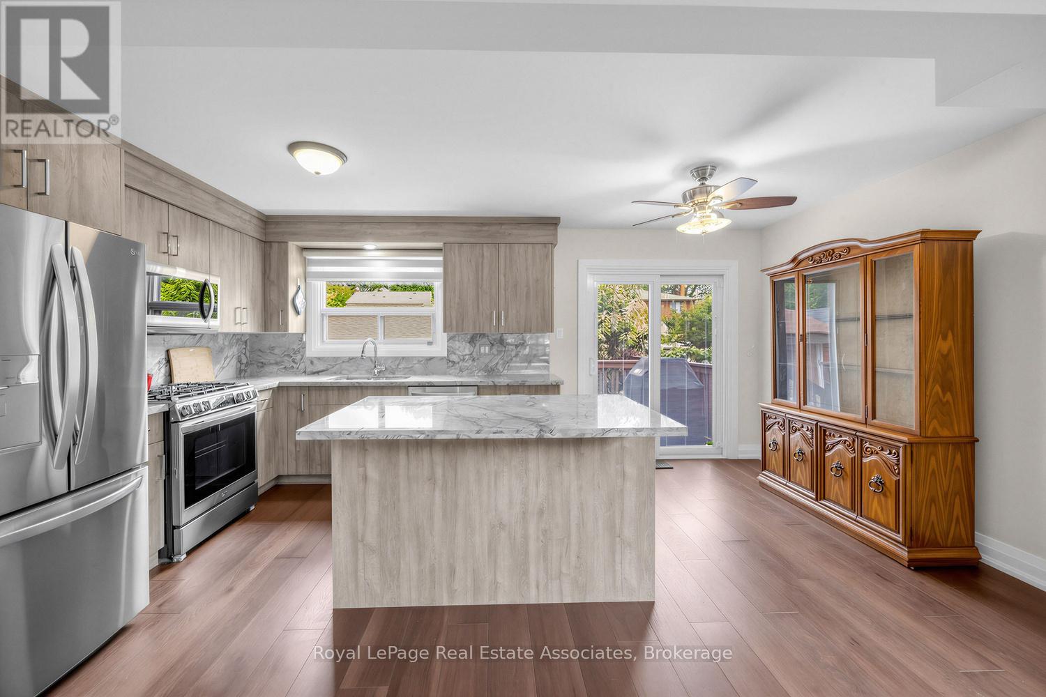 256 JOHN STREET - 10