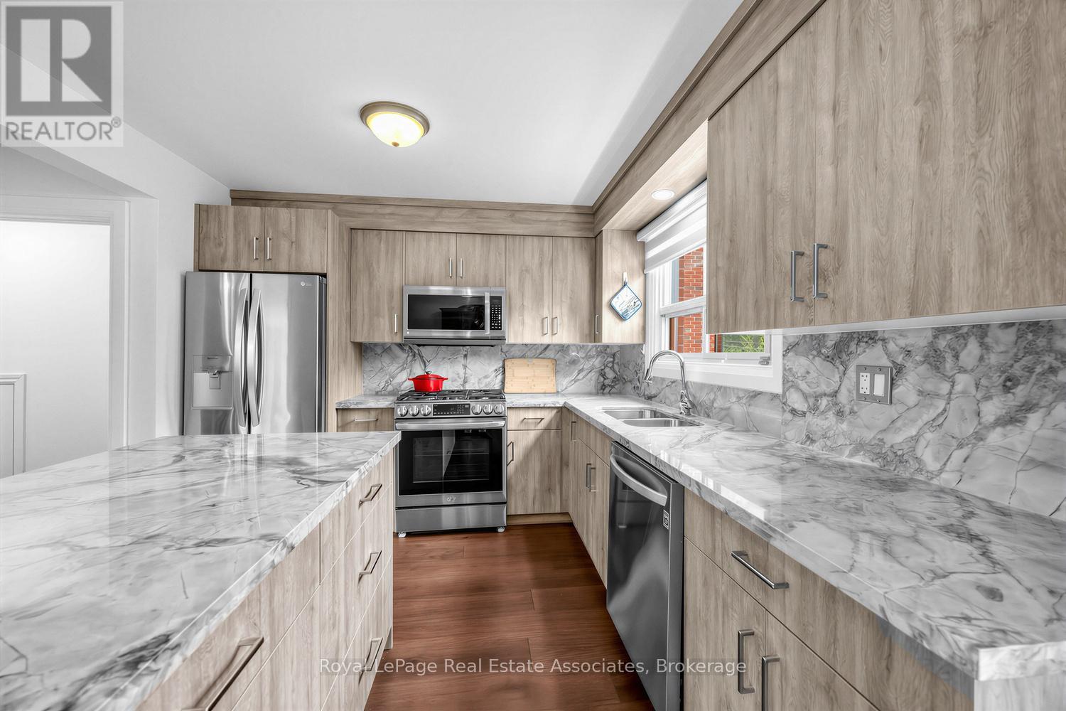256 JOHN STREET - 12
