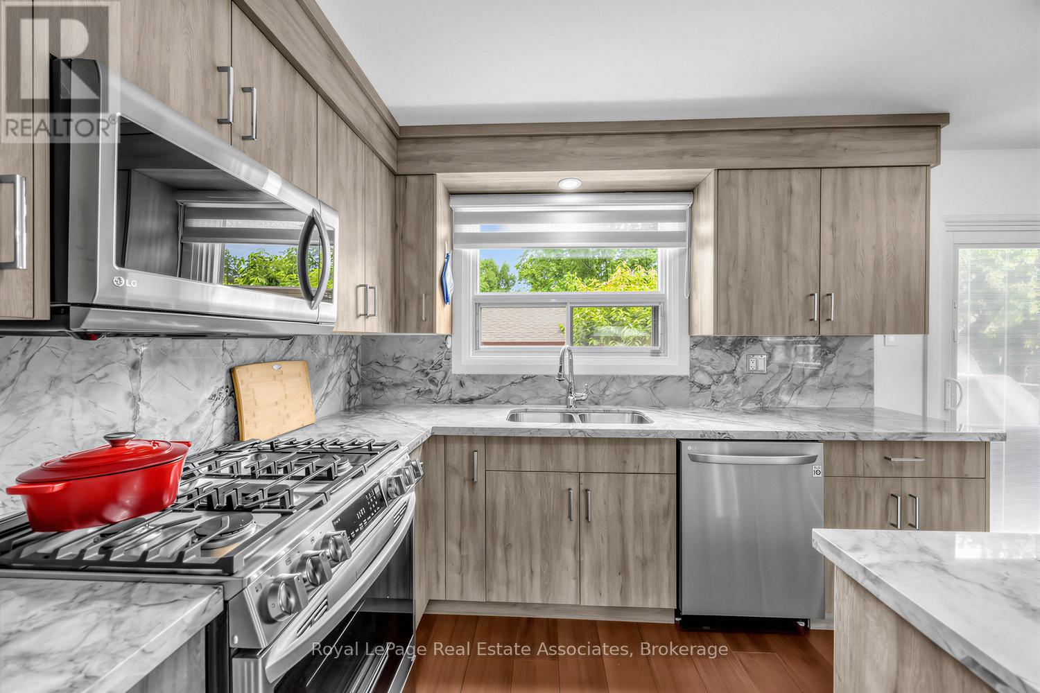 256 JOHN STREET - 13